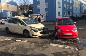 Polizeipräsidium Westpfalz: POL-PPWP: Unfall fordert zwei Schwerverletzte