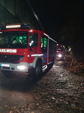 FW-Langenfeld: Übung der Freiwilligen Feuerwehr Langenfeld Löschzug 2 am Städtischen Klinikum Solingen