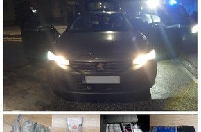 Bundespolizeiinspektion Ludwigsdorf: BPOLI LUD: Fahrzeug rast durch Grenzkontrolle: Haftbefehl, Drogen, Waffen und Bargeld sichergestellt