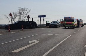 Polizeiinspektion Stade: POL-STD: Fünf Verletzte bei Unfall auf der Kreisstraße 26 an der Auffahrt zur A26 in Jork