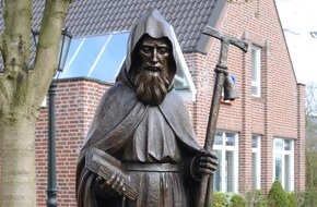 Kreispolizeibehörde Kleve: POL-KLE: Kevelaer - Bronzefigur von Brunnen entwendet: Polizei sucht Zeugen