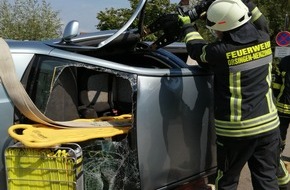 Freiwillige Feuerwehr Eigeltingen: FW Eigeltingen: Feuerwehr trainiert patientengerechte Unfallrettung