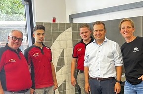 ARDEX GmbH: Finales EuroSkills-Training der Fliesen-Nationalmannschaft bei Ardex