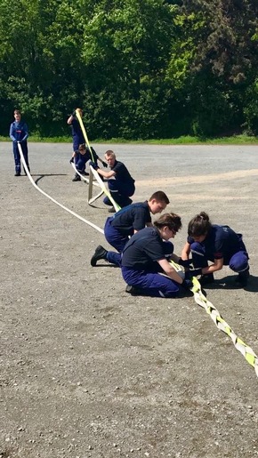 FW-NE: Rallye der Jugendfeuerwehren des Rhein-Kreis Neuss in Kaarst.