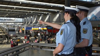 Bundespolizeidirektion München: Bundespolizeidirektion München: 15-Jährige sexuell belästigt: Jugendliche reagierte richtig und informierte sofort Bahnsicherheitsmitarbeiter
