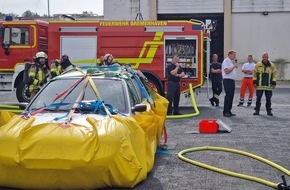 Feuerwehr Bremerhaven: FW Bremerhaven: Feuerwehr veranstaltet Strategietreffen für Fahrzeugbrände mit Elektroantrieb