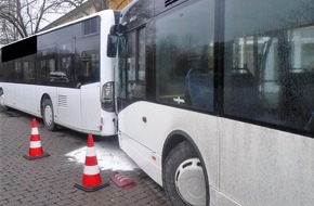 Polizei Düren: POL-DN: Busunfall