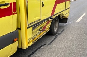 Feuerwehr Dresden: FW Dresden: Verkehrsunfall mit einem Rettungswagen