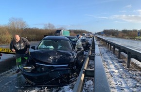 Polizeiinspektion Rotenburg: POL-ROW: ++ Zahlreiche Verkehrsunfälle und Verkehrsbehinderungen nach Hagelschauer auf der A1 ++