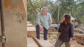 ZDF: Dritte Staffel der "Terra X"-Reihe "Zeitreise" im ZDF / Archäologe Matthias Wemhoff führt in die Bronzezeit (FOTO)