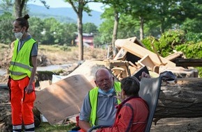 Aktion Deutschland Hilft e.V.: Unwetter Deutschland: Die Hilfe kommt an / Bündnisorganisationen von "Aktion Deutschland Hilft" helfen u.a. mit Trinkwasser, Lebensmitteln, Bautrocknern und medizinischer Versorgung