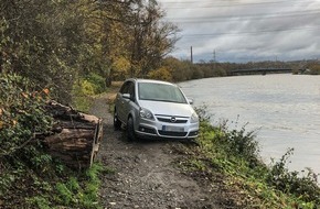 Polizei Bochum: POL-BO: Kleinwagen auf Abwegen: Vom Fahrer fehlte jede Spur