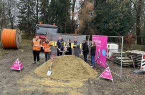 Deutsche Telekom AG: Spatenstich: Telekom startet Glasfaserausbau in Schwindegg