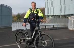 Polizei Mettmann: POL-ME: Fünf neue Pedelecs für die Kreispolizeibehörde Mettmann - Kreis Mettmann - 2111078