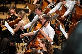 Deutscher Musikrat gGmbH: Bundesjugendorchester mit Gustav Mahlers neunter Sinfonie und Alexander Shelley auf Tour
