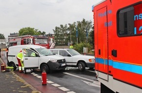 Polizei Mettmann: POL-ME: Ein Schwerverletzter nach Verkehrsunfall - Erkrath - 1808041