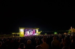 Tourismus Marketing Service Büsum GmbH: Sonne, Strand und Partysound: twocolors bei N-JOY The Beach in Büsum