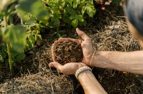 Weleda AG: Gemeinsam für gesündere Böden: Kommt mit auf die Living Soil Journey