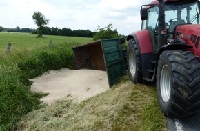 Polizeiinspektion Cuxhaven: POL-CUX: Leicht verletzt nach Unfall zwischen PKW und Trecker -Fotos in der Bildmappe-