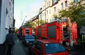 Feuerwehr Essen: FW-E: Dachstuhlbrand in Altenessen, zwei Personen verletzt