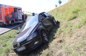 Kreispolizeibehörde Herford: POL-HF: Verkehrsunfall - Mercedes gerät auf Gegenfahrbahn