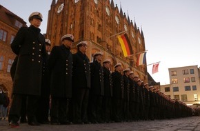 Presse- und Informationszentrum Marine: Vereidigung und Feierliches Gelöbnis am Gründungstag der Bundeswehr in Parow