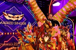 ProSieben: Der Zauber des PHÖNIX. Samuel Koch begeistert und berührt mit seinen Songs bei "The Masked Singer"