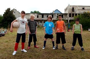 ZDF: Das ZDF-Kinder- und Jugendprogramm an Christi Himmelfahrt / Feiertags-Highlight "Cool Kids Don't Cry" und zwei weitere Spielfilme für die ganze Familie (FOTO)