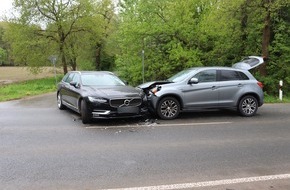 Kreispolizeibehörde Herford: POL-HF: Verkehrsunfall im Einmündungsbereich - 32-jährige Bünderin verletzt