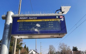 Bundespolizeidirektion München: Bundespolizeidirektion München: Vandalismus am S-Bahn Haltepunkt Aufhausen / Nahezu alle Einrichtungen am Bahnsteig betroffen