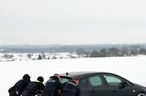 Landespolizeiinspektion Nordhausen: LPI-NDH: Helfer in der Not - Gemeinsam gegen Schnee und Eis