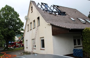Polizei Minden-L&uuml;bbecke: POL-MI: Zweifamilienhaus wird Raub der Flammen