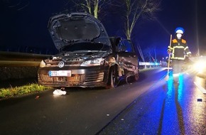 Polizeiinspektion Stade: POL-STD: Windschutzscheibe in Harsefeld eingeschlagen - Polizei sucht Zeugen, Autofahrer kommt in Jork in den Gegenverkehr - 27-Jährige Golffahrerin leicht verletzt