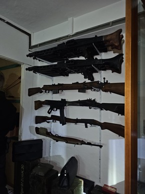 POL-W: W/RS Weiterer versteckter Raum entdeckt - Gemeinsame Presseerklärung von Staatsanwaltschaft und Polizei Wuppertal