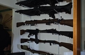 Polizei Wuppertal: POL-W: W/RS Weiterer versteckter Raum entdeckt - Gemeinsame Presseerklärung von Staatsanwaltschaft und Polizei Wuppertal