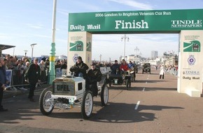 Opel Automobile GmbH: Zuverlässig von London nach Brighton / Historische Opel-Fahrzeuge beim Veteran Car Run erfolgreich