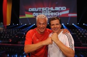 SAT.1: "Deutsche können besser Fußballspielen": Andi Möller vs. Toni Polster, Deutschland gegen Österreich - morgen Abend in SAT.1 (BILD)