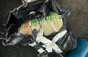 Hauptzollamt Landshut: HZA-LA: M&uuml;llsack voller Bargeld/ Landshuter Z&ouml;llner stellten Bargeld in H&ouml;he von knapp 85.000 Euro sicher