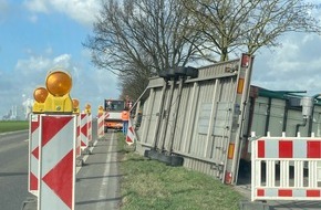 Kreispolizeibehörde Rhein-Kreis Neuss: POL-NE: Sturmtief Ylenia kippt Anhänger um