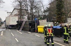 Polizei Bonn: POL-BN: Bonn-Castell: Anhänger eines Tiertransporters umgekippt - Mehrere Tiere verendet - Straßensperrung während Unfallaufnahme