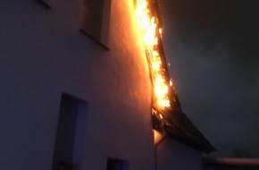 Freiwillige Feuerwehr Lage: FW Lage: Dachstuhlbrand eines Wohnhauses - 01.01.2017 - 7:53 Uhr