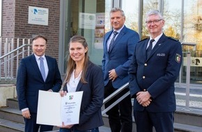 Kreispolizeibehörde Borken: POL-BOR: Kreis Borken - Erfolgreiche Polizeisportlerin geehrt