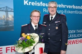 Kreisfeuerwehrverband Rendsburg-Eckernförde: FW-RD: Jahreshauptversammlung Kreisfeuerwehrverband Rendsburg-Eckernförde - 5 Kameraden bekamen das Deutsche Feuerwehr Ehrenkreuz verliehen.