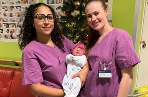 Klinikum N&uuml;rnberg: Pressemitteilung: Sarah Mousa kam blitzschnell - Klinikum N&uuml;rnberg begr&uuml;&szlig;t das Neujahrsbaby