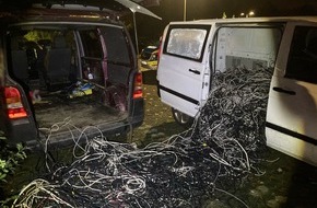 Polizei Rhein-Erft-Kreis: POL-REK: 241022-2: Mutmaßliche Kabeldiebe flüchten vor Polizei - Zeugensuche