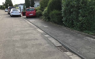 Polizeipräsidium Westpfalz: POL-PPWP: Parkendes Auto in den Vorgarten geschoben
