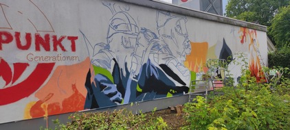 FW-AR: Farbenfrohe Hingucker am Arnsberger Bahnhof