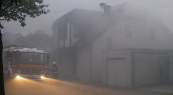 Polizei Düren: POL-DN: Couch gerät in Brand - Feuer verursacht erheblichen Schaden
