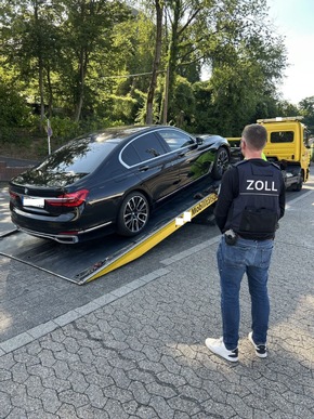 ZOLL-H: - Zigarettenschmuggler-Netzwerk aus Hannover, Dortmund und Wuppertal zerschlagen; - außerdem Verdacht Verstoß Russland-Embargo - 3 Festnahmen; 236.000 Zigaretten und hohe Vermögenswerte beschlagnahmt