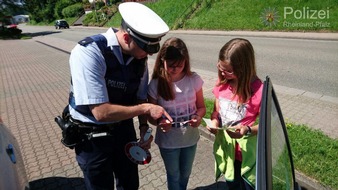 Polizeipräsidium Westpfalz: POL-PPWP: Polizei von zwei Schülerinnen unterstützt